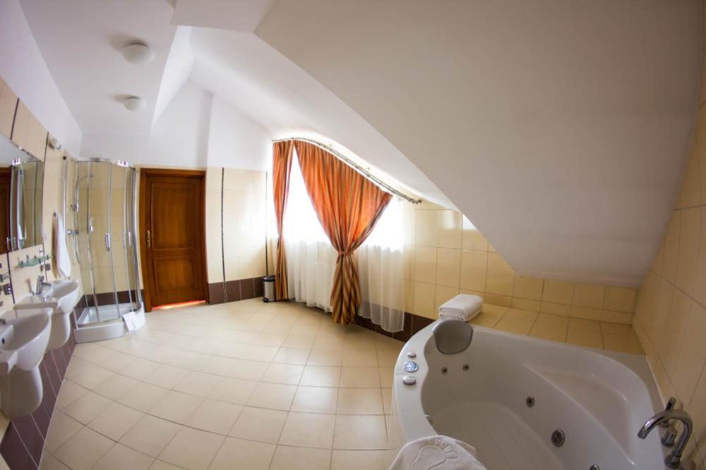 Hotel Stodolka Cminsk Extérieur photo