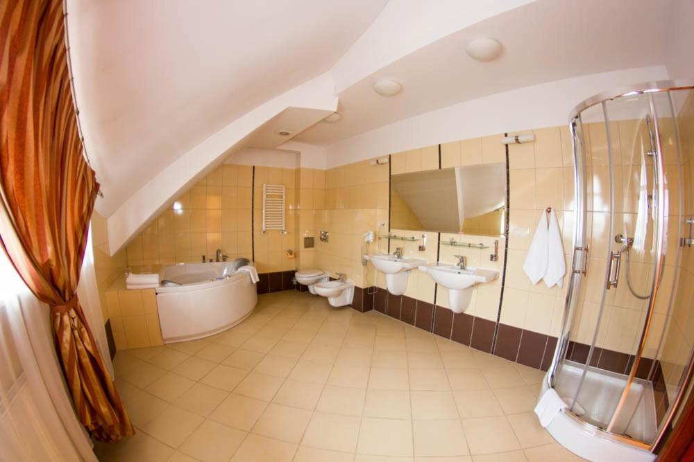Hotel Stodolka Cminsk Extérieur photo