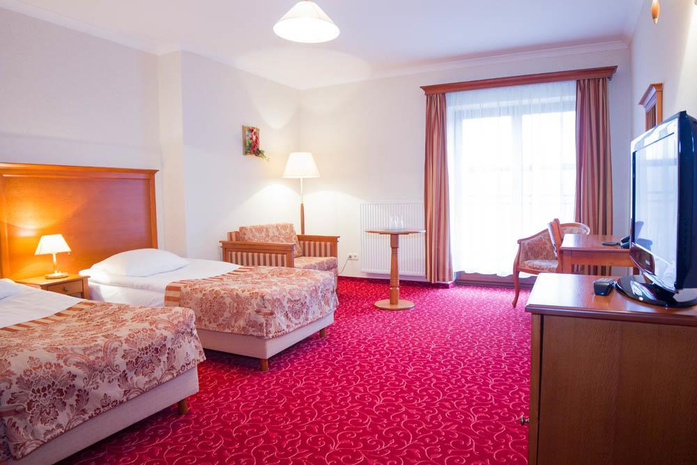 Hotel Stodolka Cminsk Extérieur photo