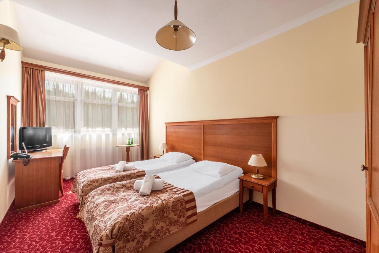 Hotel Stodolka Cminsk Extérieur photo